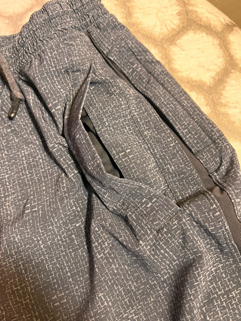 lululemon athletica Men's Pace Breaker Heathered Charcoal Drawstring Shorts - Picture 3 of 9